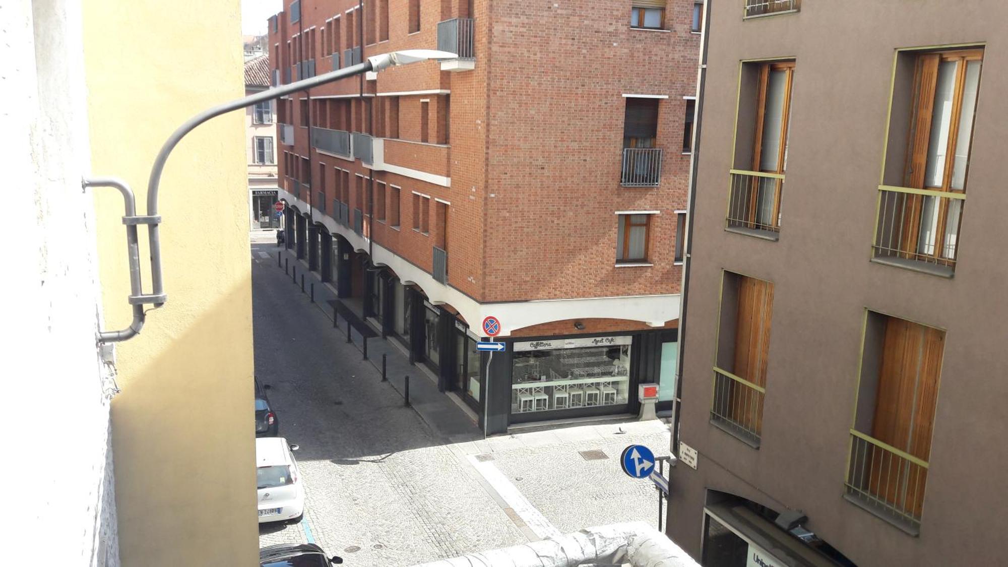 Appartamento Centrale Con Garage Asti Exterior photo